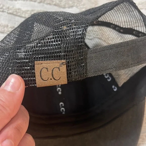 CC brand hat with Velcro back and jeweled heart - Picture 4 of 9